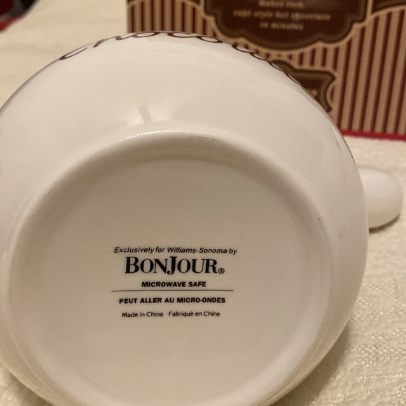 Ceramic Hot Chocolate Pot With Frother/Mixer - Picture 13 of 13